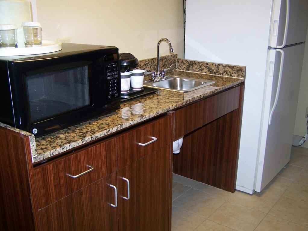 Aksarben Suites Trademark Collection By Wyndham Omaha Rom bilde
